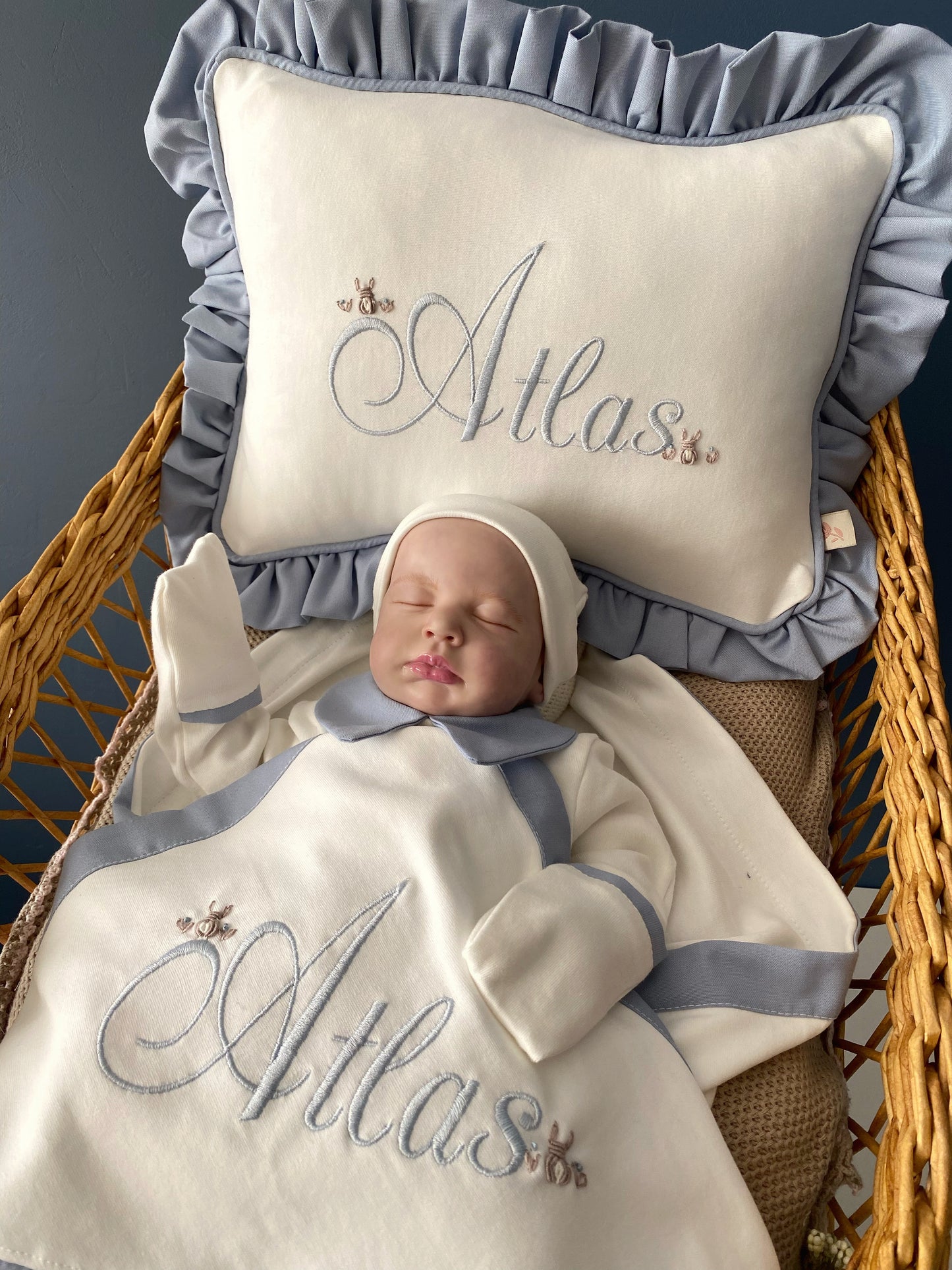 Mavi El İşi Tavşanlı Set (Tulum, şapka, battaniye, yastık)