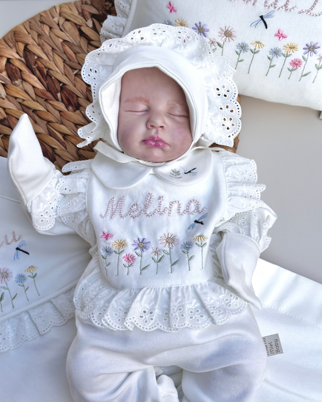 Fistolu Bahçe Tulum ve Şapka