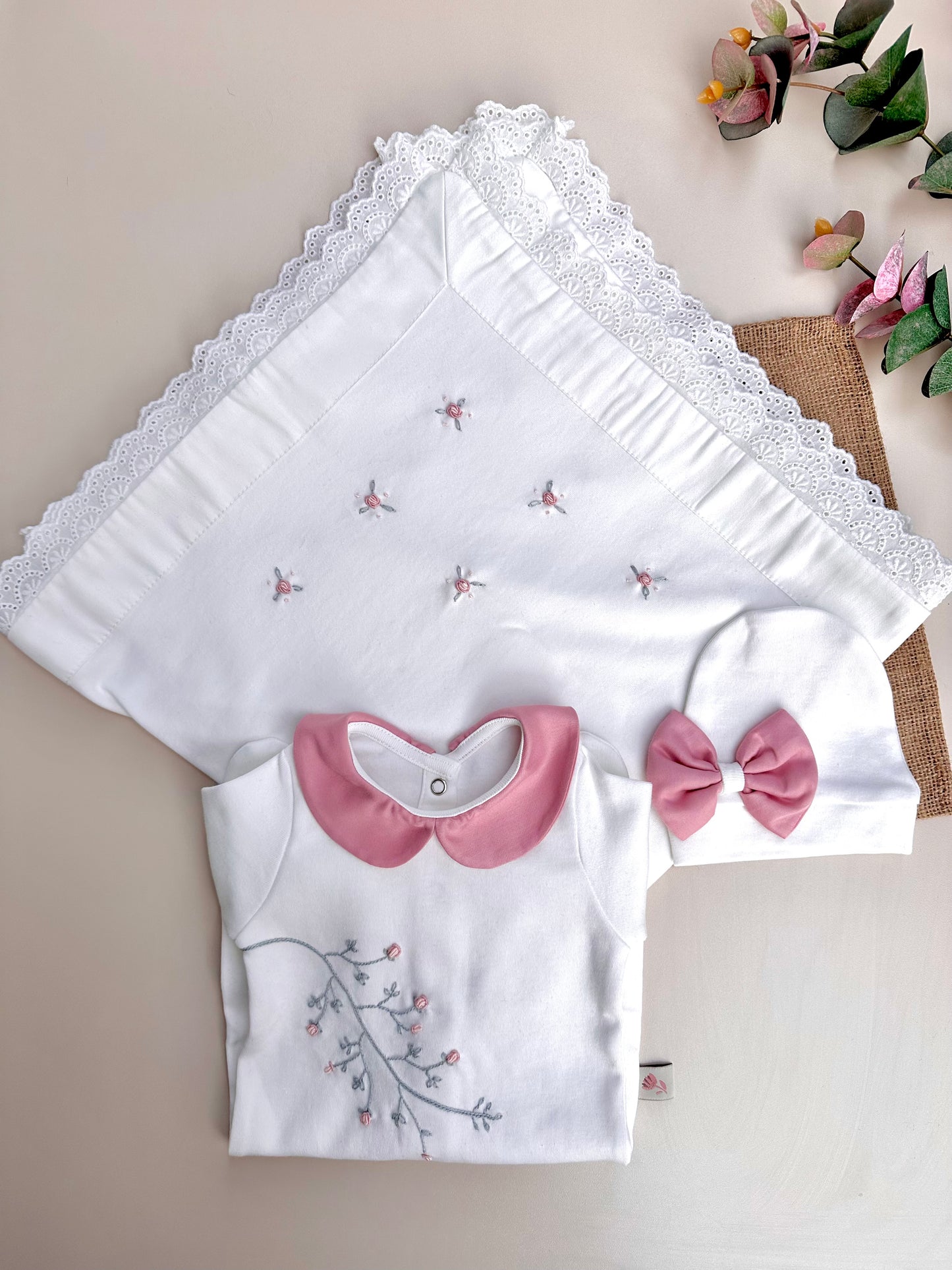 Pembe Dal Çiçekli Tulum ve Battaniye Set