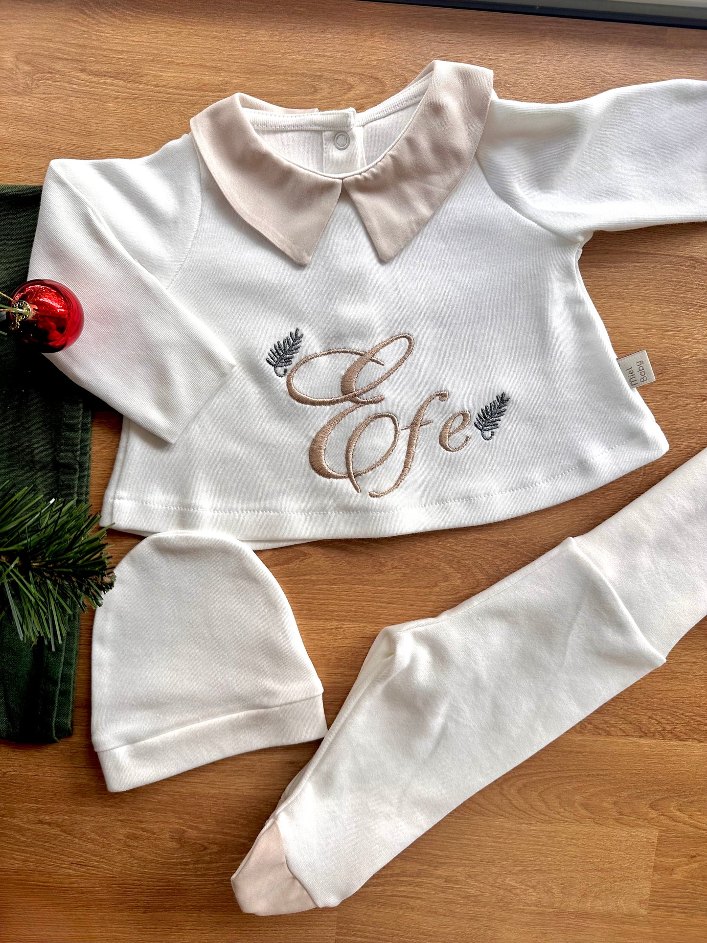 Tek İsimli Alt Üst Şapka Hastane Çıkışı