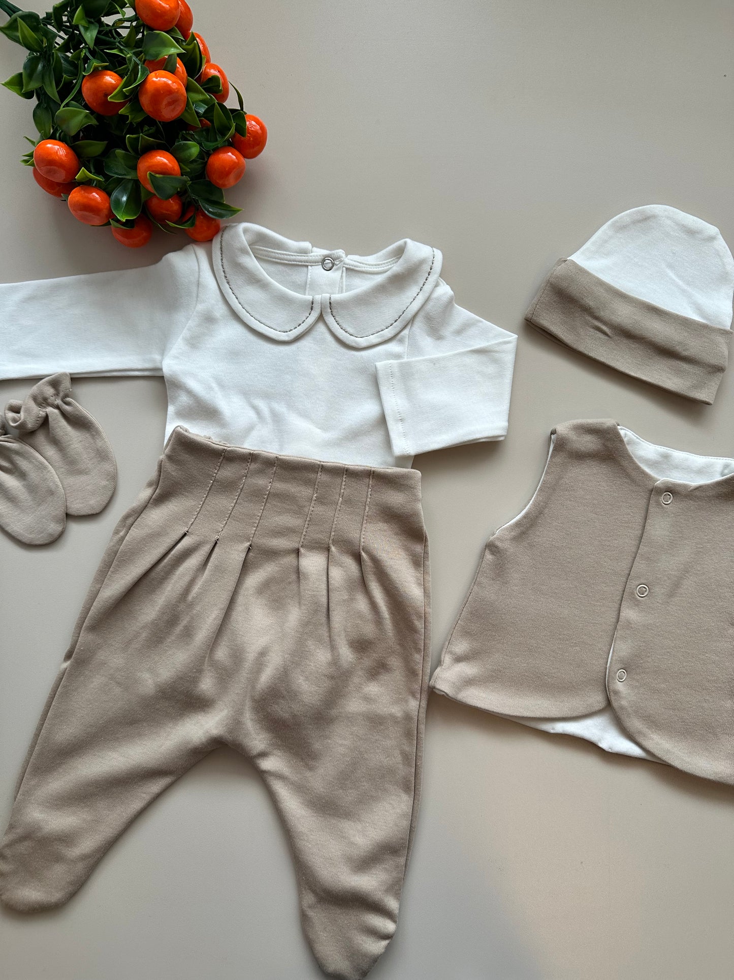 Milky Coffee 5-Pack Hospital Set (Vest, Snap Bodysuit, Pleated Trousers, Beanie, Gloves)