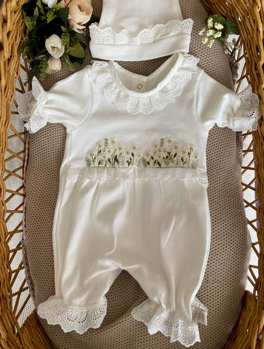 Summer Daisy Embroidered Scallop Detailed Overalls and Hat