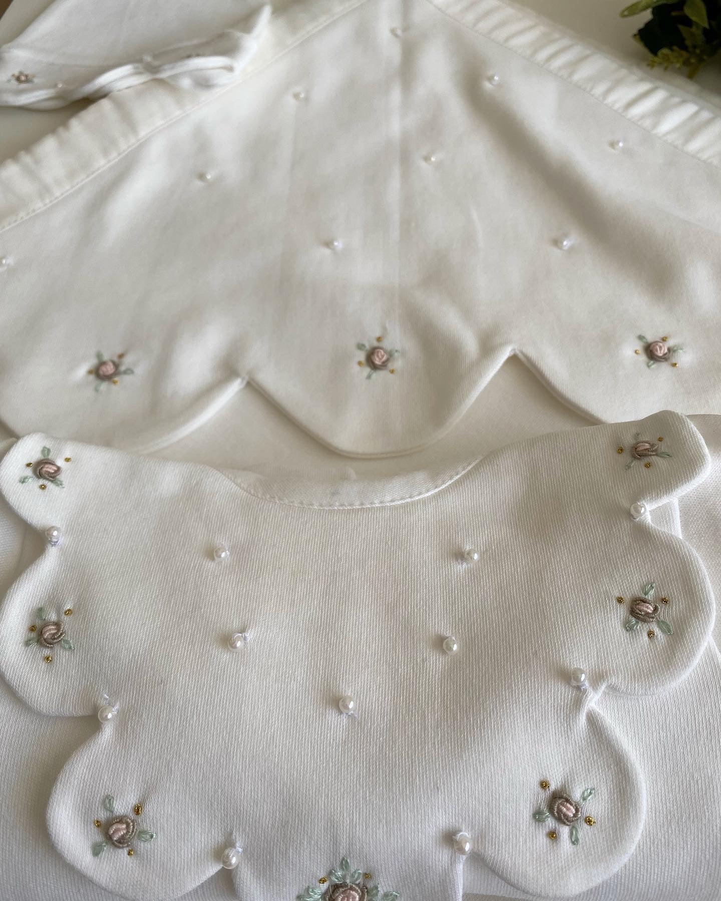 İnci Güllü Tulum Şapka ve Battaniye