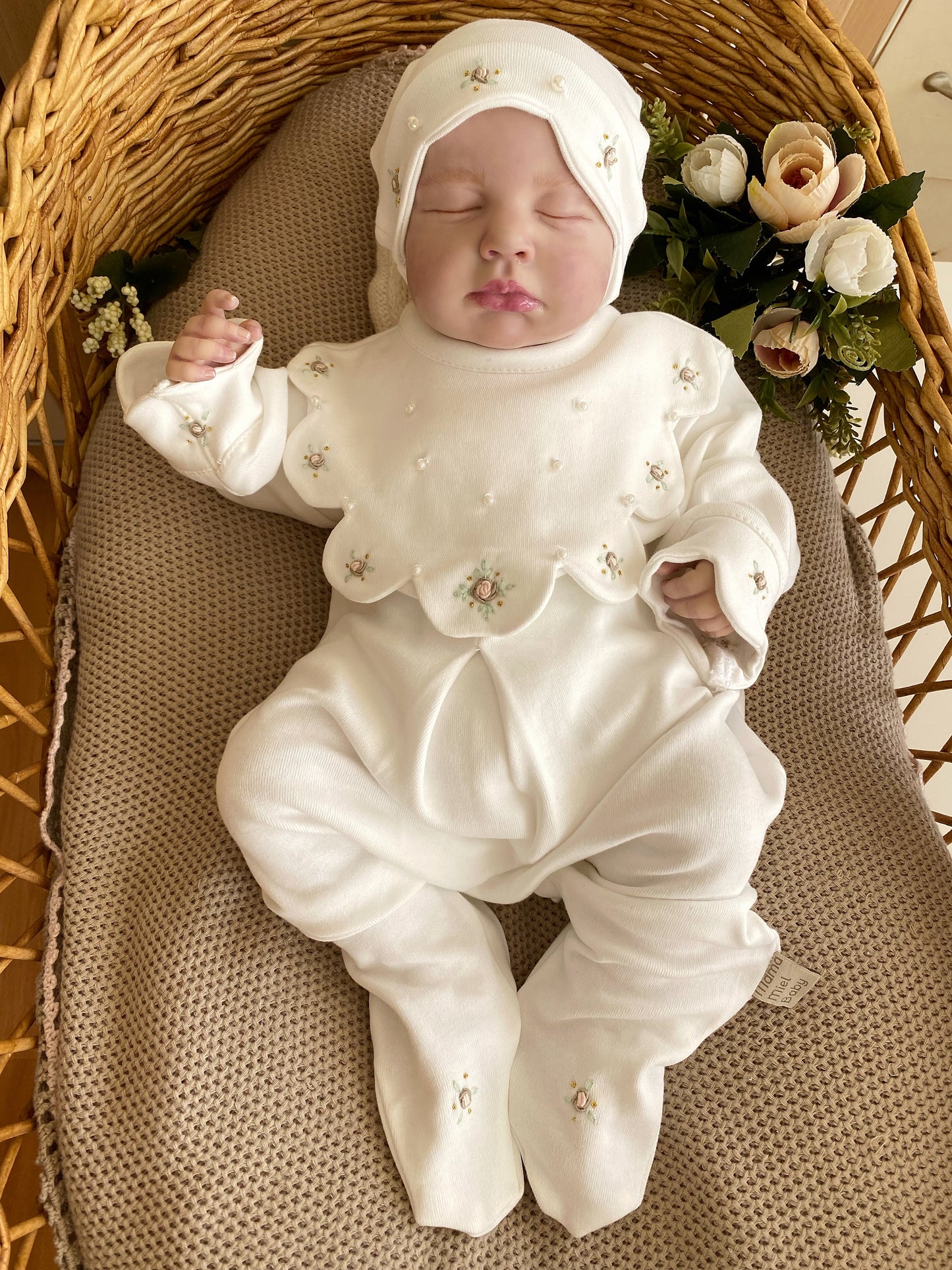 İnci Güllü Tulum Şapka ve Battaniye