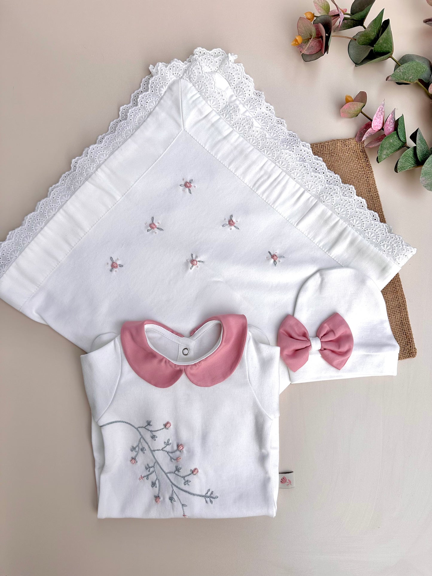 Pembe Dal Çiçekli Tulum ve Battaniye Set