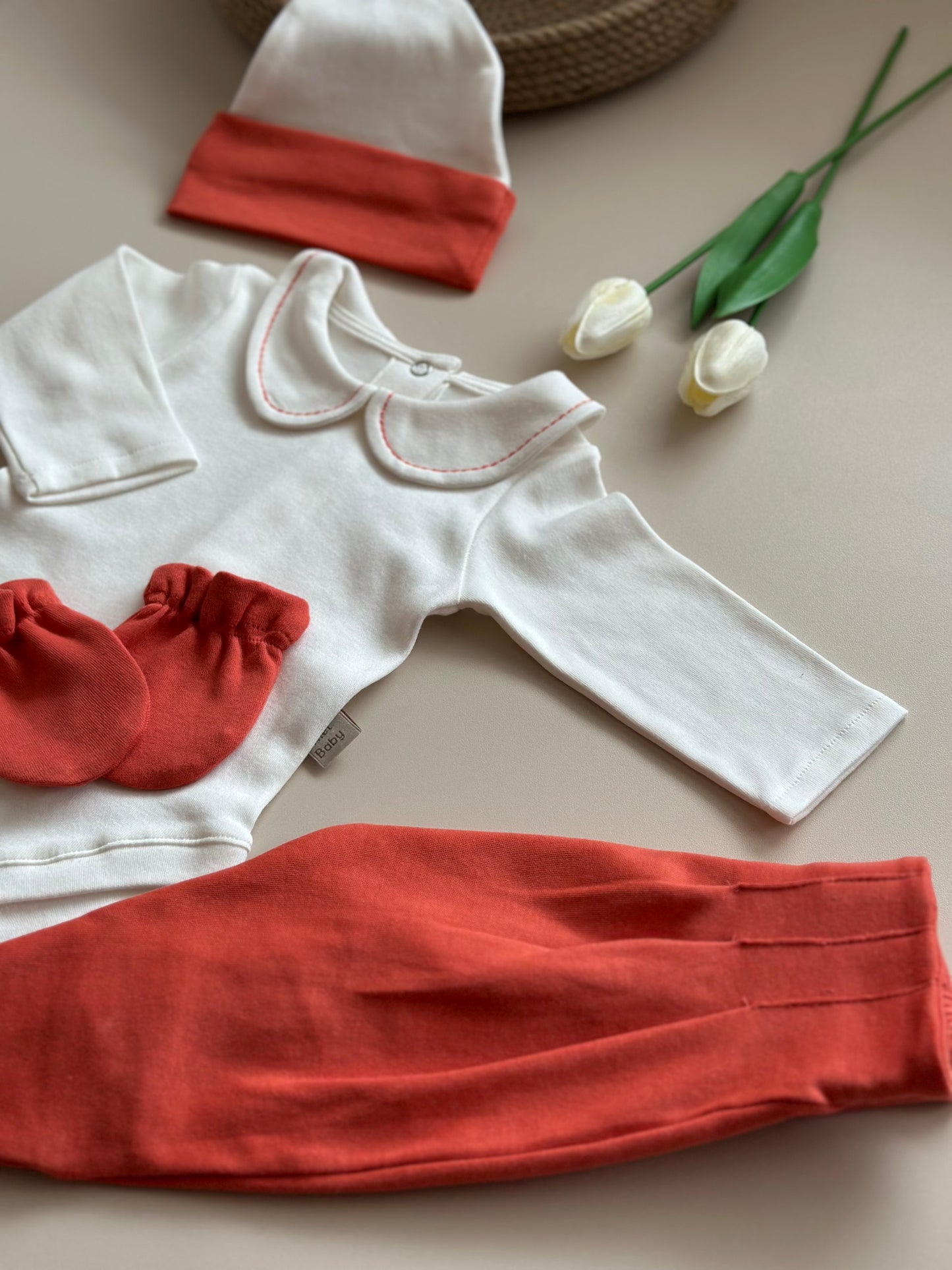 Tile 4-Piece Hospital Exit (Body, Trousers, Beanie, Gloves)