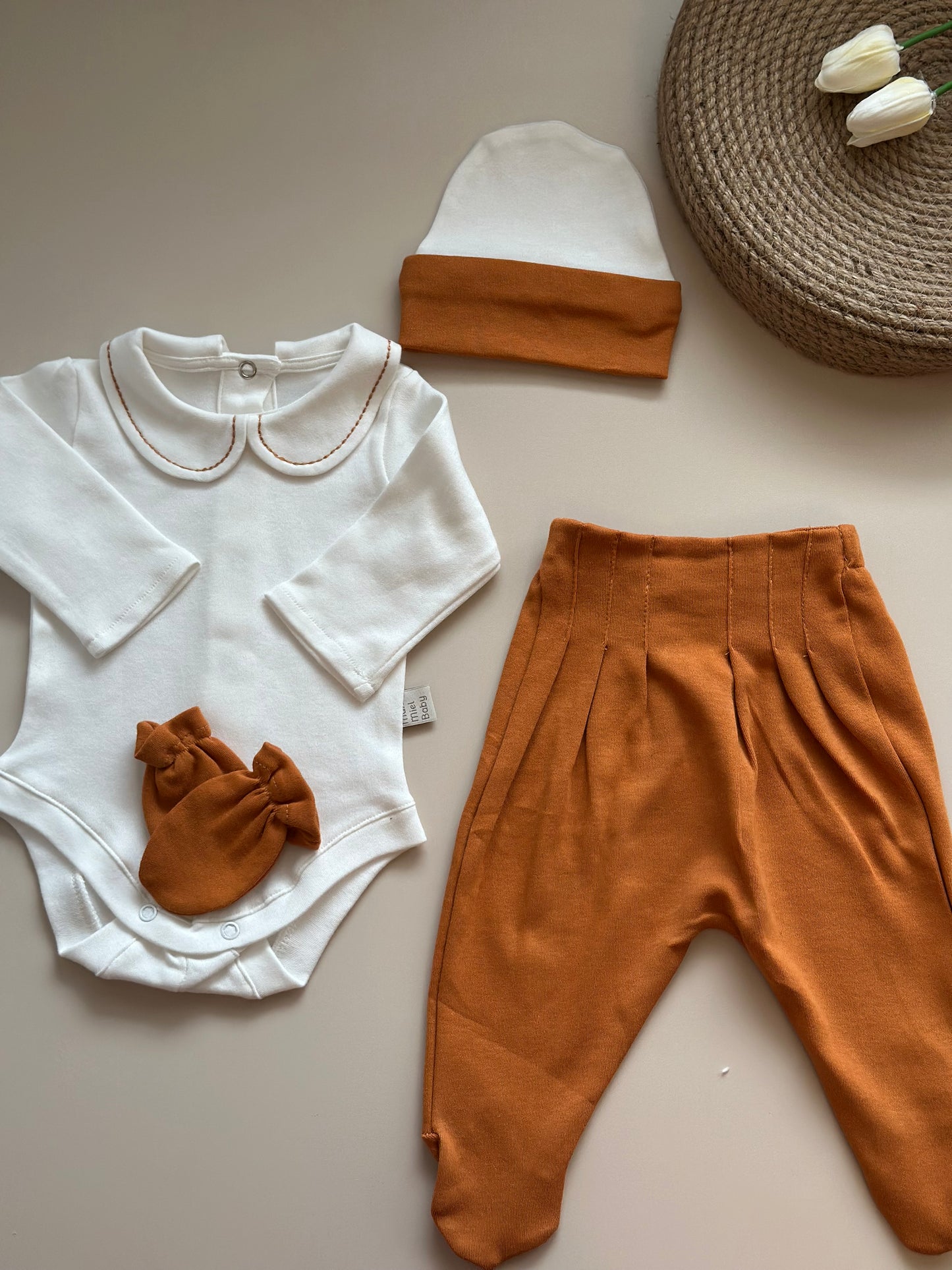 Cinnamon 4-Piece Hospital Set (Body, Pants, Beanie, Gloves)