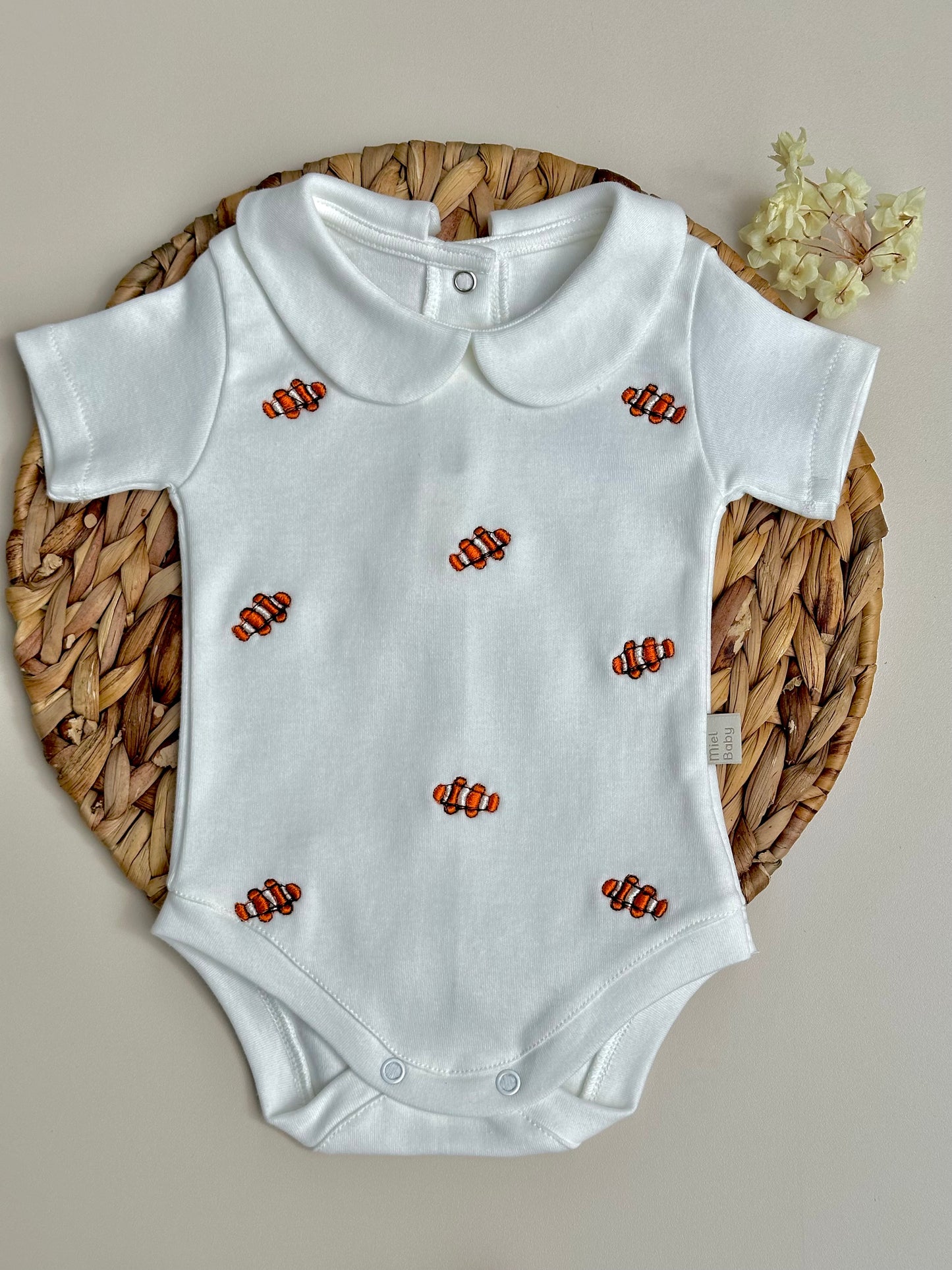 Balık Nakışlı Kısa Kollu Çıtçıtlı Bebek Body