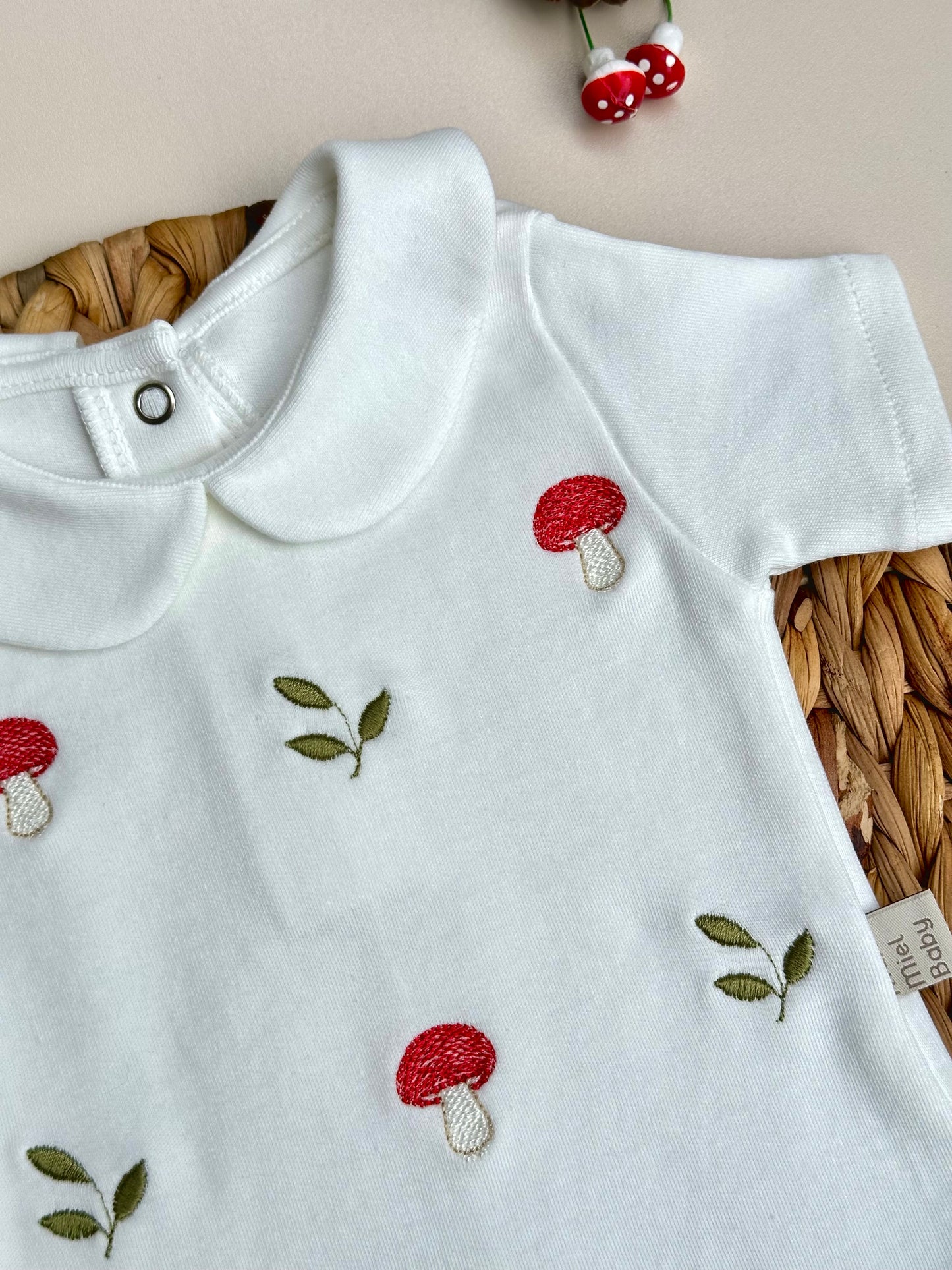 Mantar Nakışlı Kısa Kollu Çıtçıtlı Bebek Body