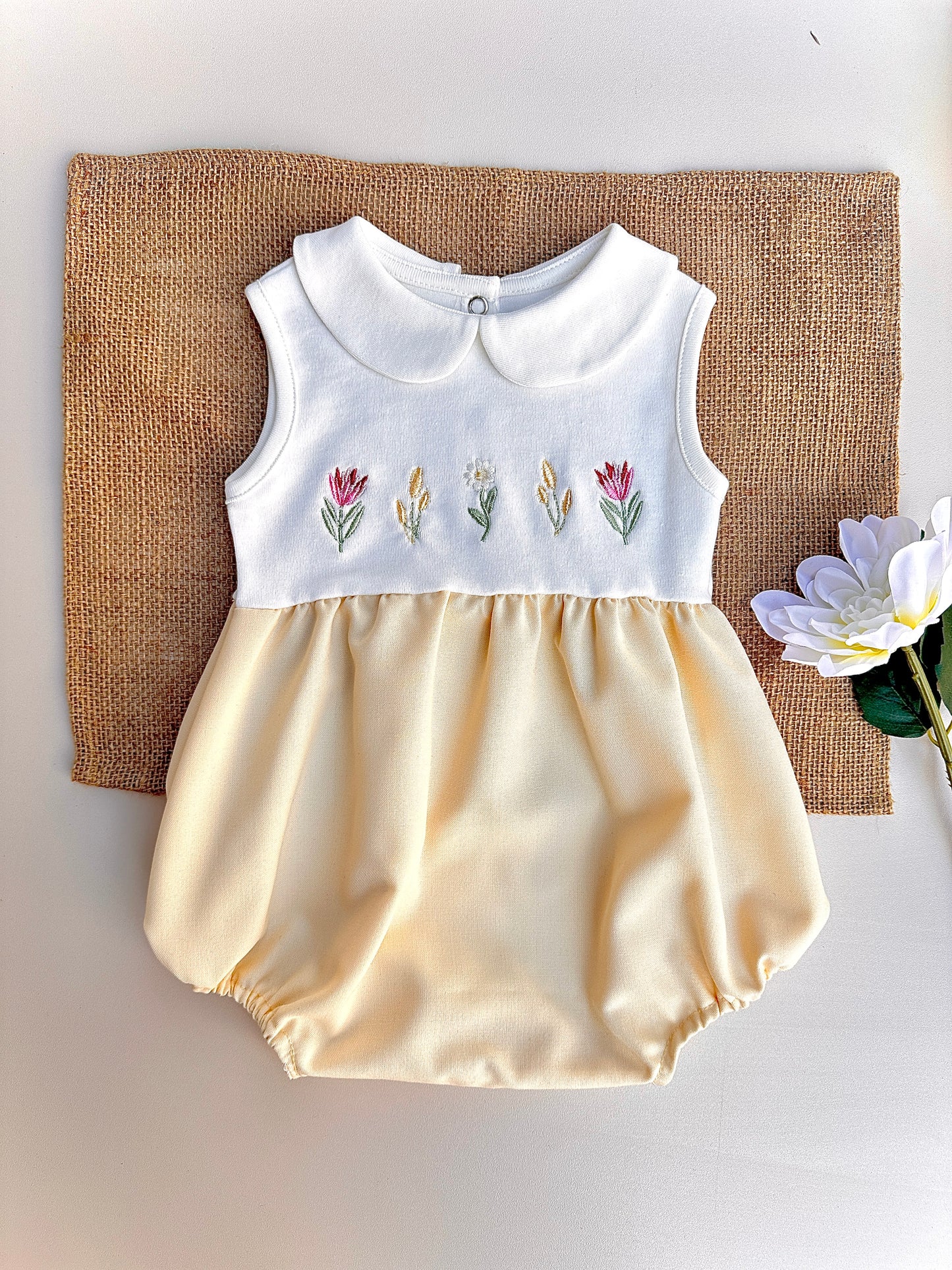 Minik Çiçek Nakışlı Sarı Kız Bebek Yazlık Romper Tulum / Layla
