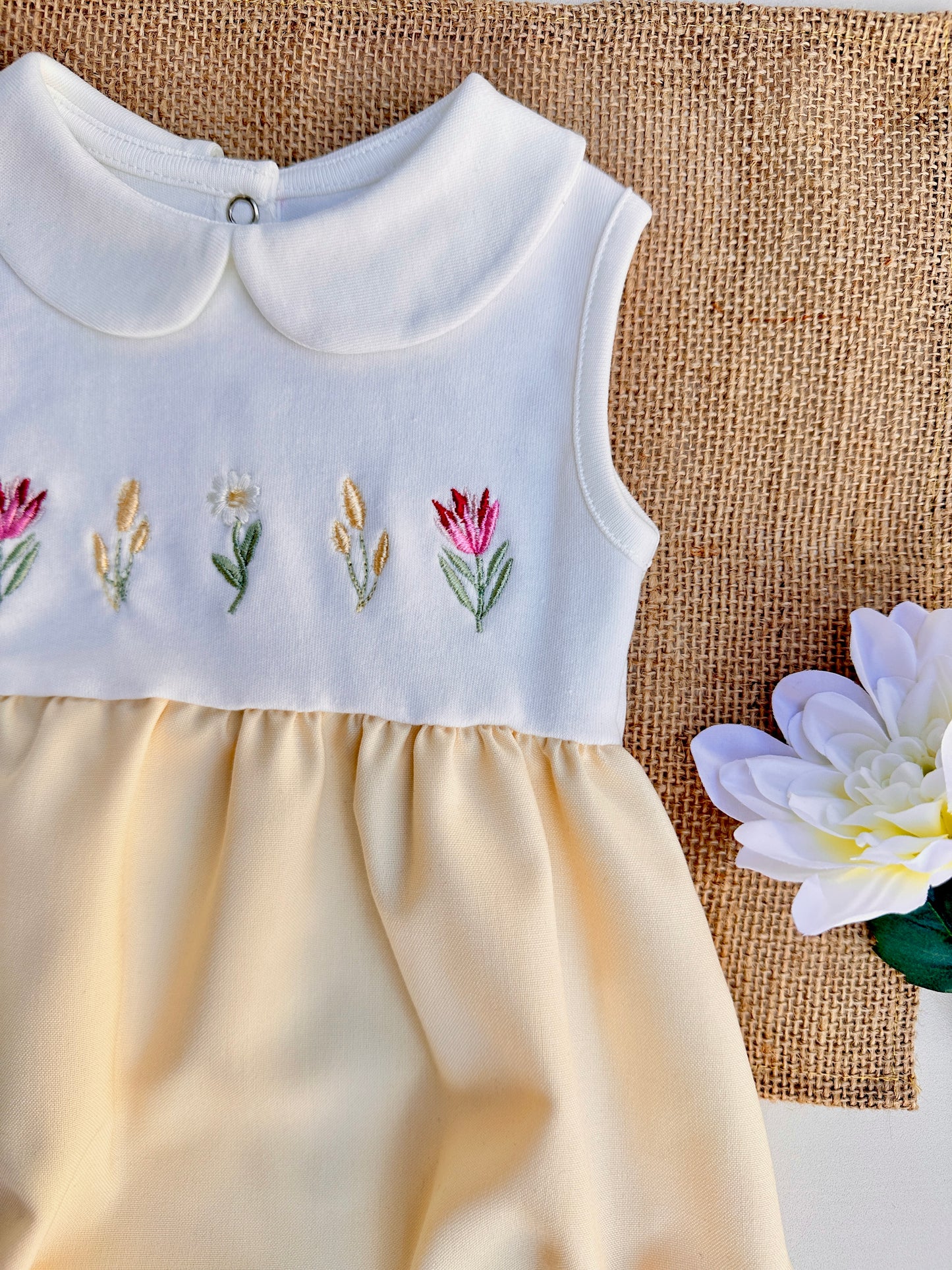 Minik Çiçek Nakışlı Sarı Kız Bebek Yazlık Romper Tulum / Layla