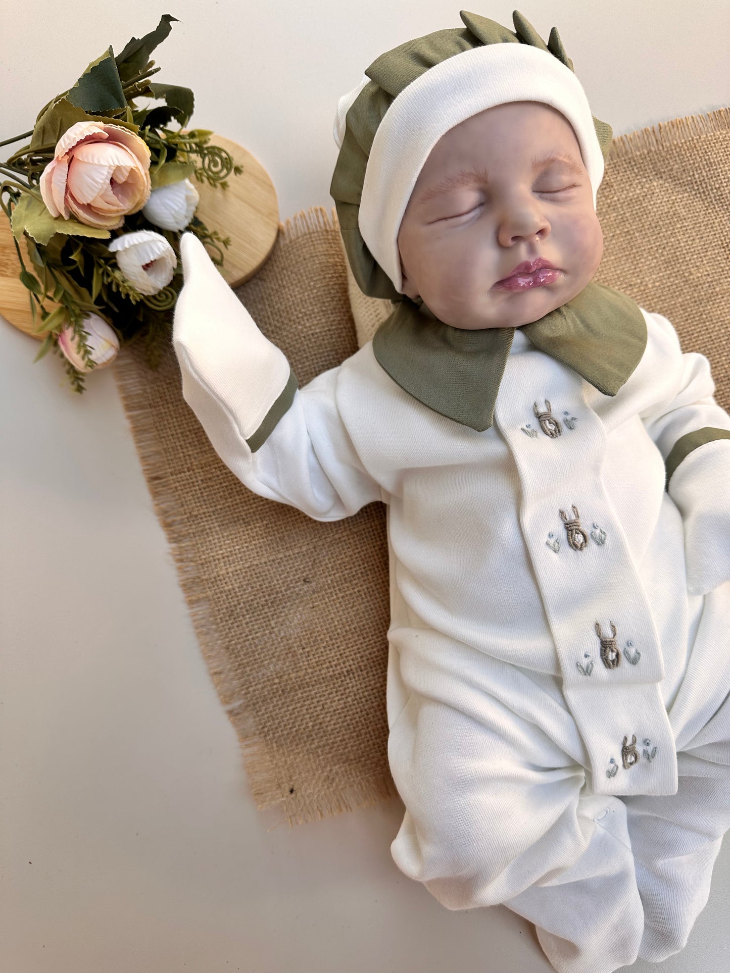 Haki Tavşanlı Tulum ve Fırfırlı Bere Şapkası