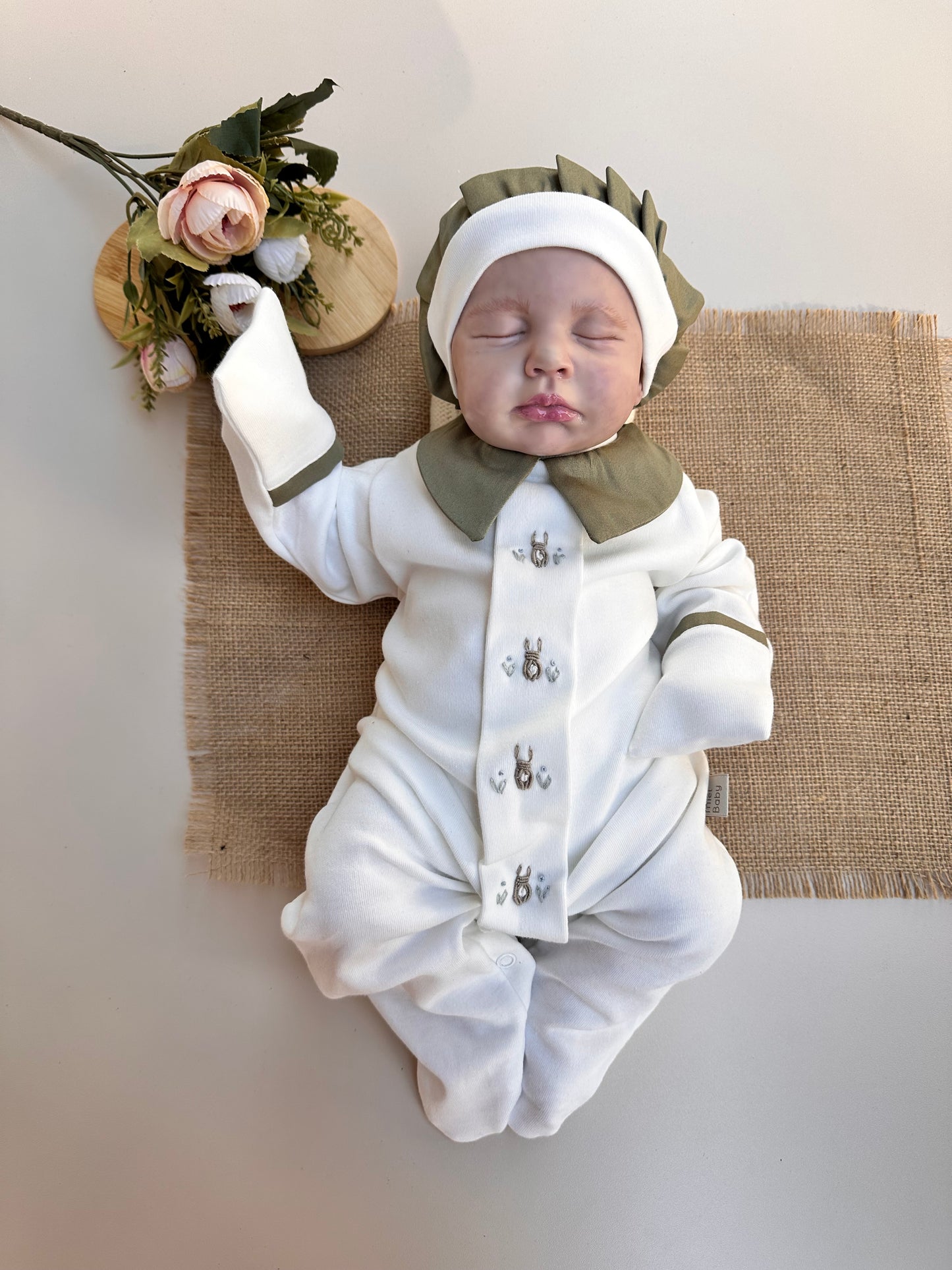 Haki Tavşanlı Tulum ve Fırfırlı Bere Şapkası