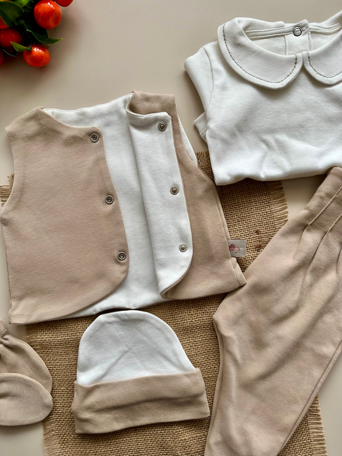 Milky Coffee 5-Pack Hospital Set (Vest, Snap Bodysuit, Pleated Trousers, Beanie, Gloves)