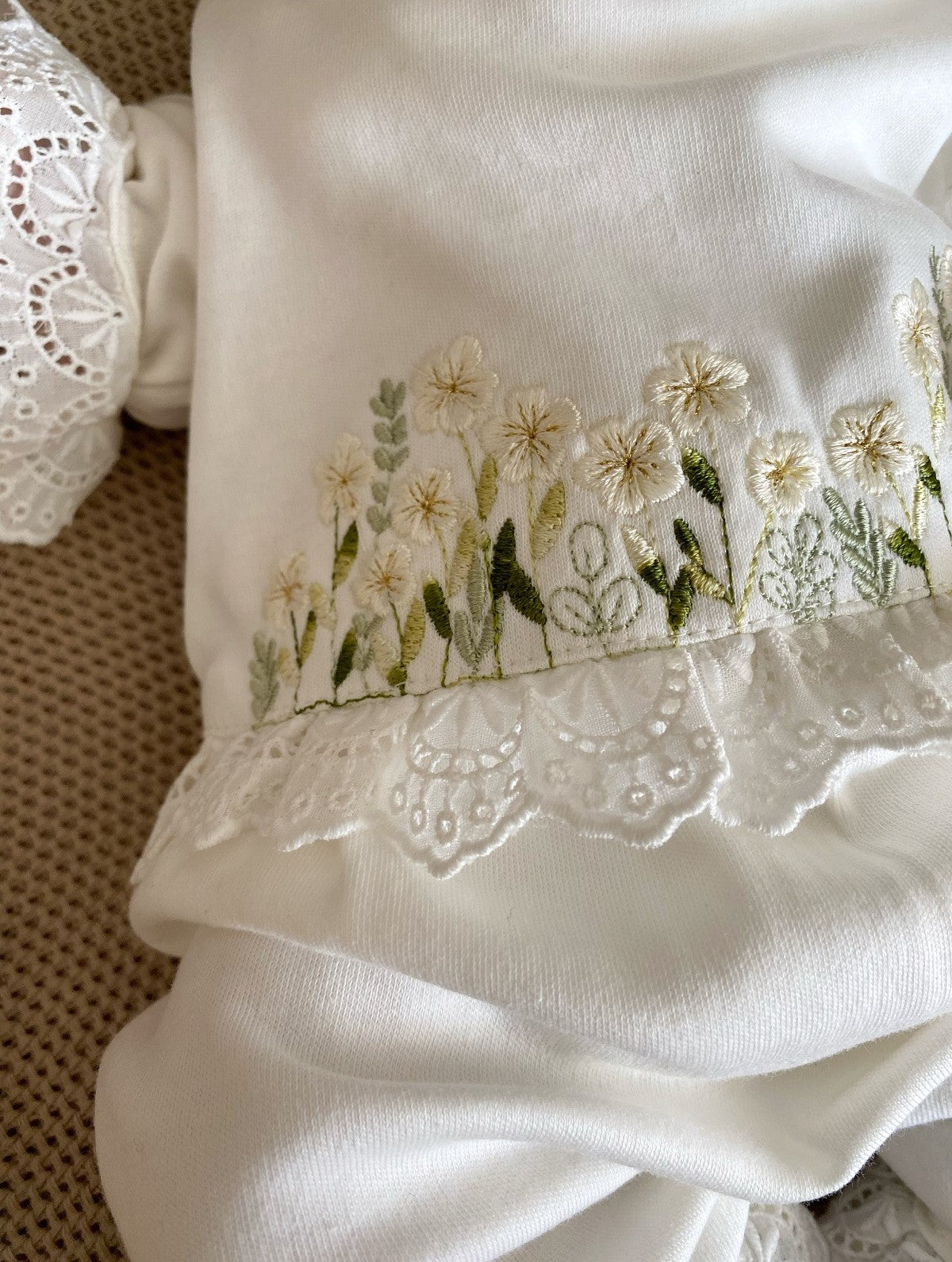 Summer Daisy Embroidered Scallop Detailed Overalls and Hat