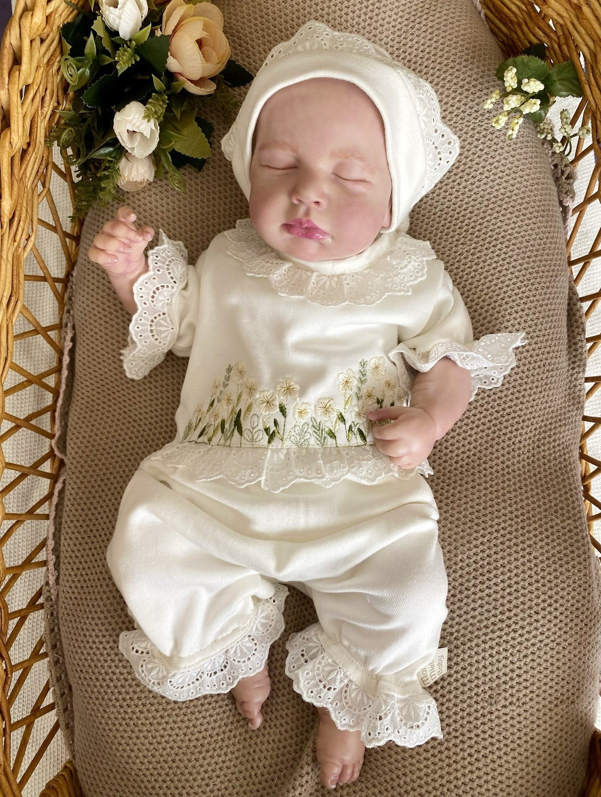 Summer Daisy Embroidered Scallop Detailed Overalls and Hat